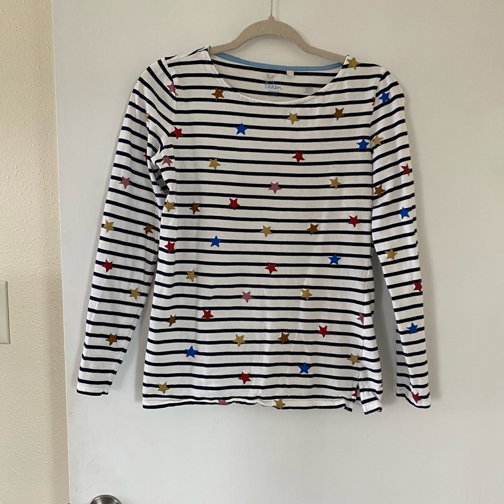 Boden Stars and Stripes White and Navy Top with Multicolor Rainbow Stars